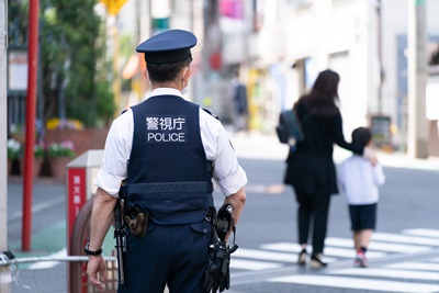 警察官・子供見守り